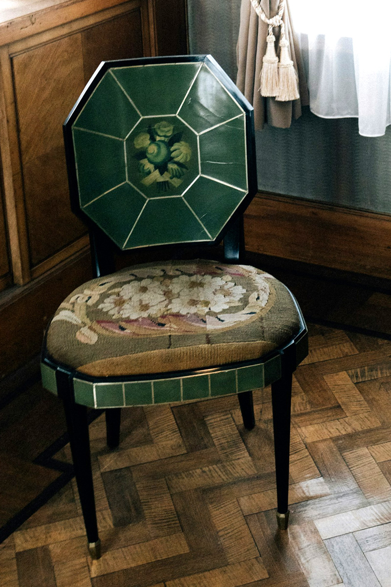 green accent chair